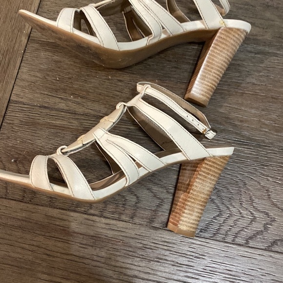 Franco Sarto cream seashell adjustable strap sandal’s | Size 8 1/2 - Picture 10 of 12